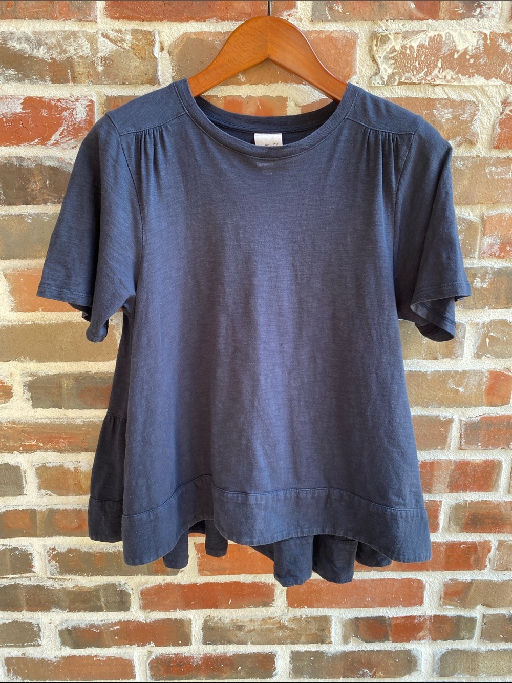 Cinq à Sept Navy Tiered Back Short Sleeve Cotton Top Size M